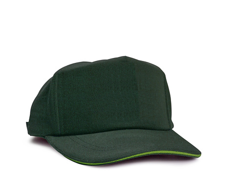Gorra verde aislado sobre fondo blanco. photo