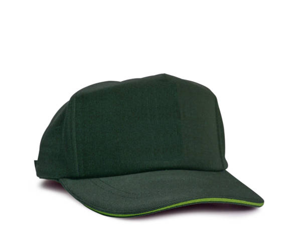 зеленая шапка изолирована на белом фоне. - поле шляпы стоковые фото и изображения