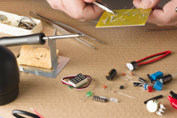 istock Master in repair shop 937826846
