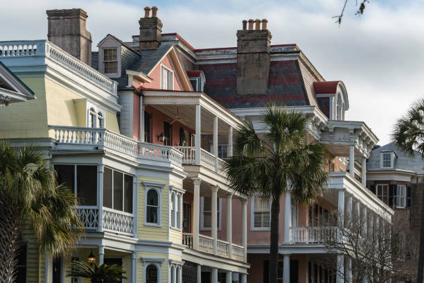 istock Historic Mansions, Charleston, South Carolina 937829094