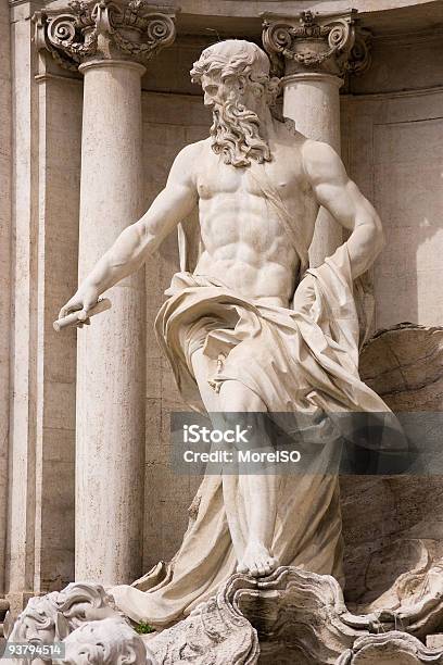 Estatua De Neptuno Foto de stock y más banco de imágenes de Aire libre - Aire libre, Anticuado, Antigualla