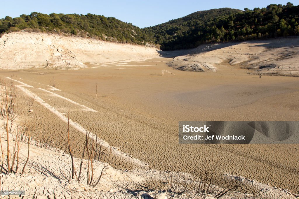 Empty lake at Bimont Dam near Aix en Provence, France. Accidents and Disasters Stock Photo