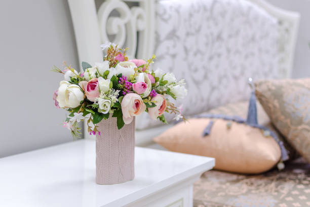 istock Interior design of room with beautiful flowers 938079302
