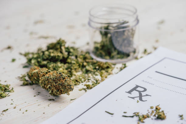 medical marijuana on the table - efflorescent imagens e fotografias de stock