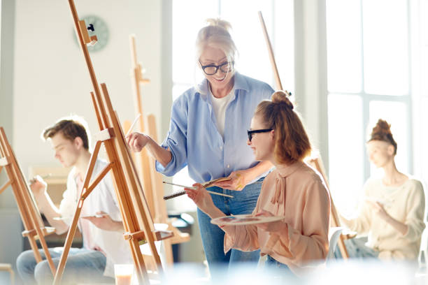 istock Lesson of painting 938119344