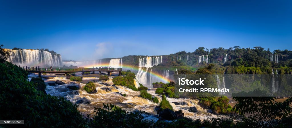 Foz Iguazu - 23. Juni 2017: Panorama der Iguazu Wasserfälle in Foz Iguazu, Brasilien - Lizenzfrei Iguacufälle Stock-Foto