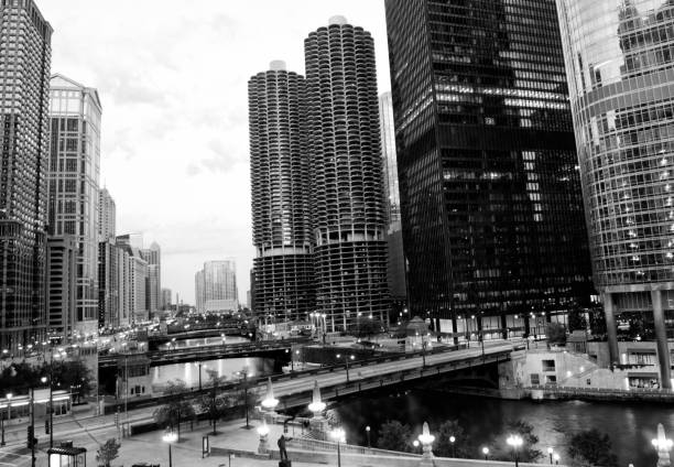 istock Downtown Chicago Bridge. Black And White. 938170778
