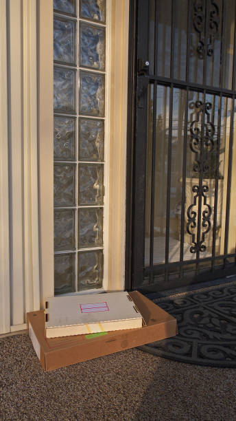 istock Delivering packages to the door. 938217854