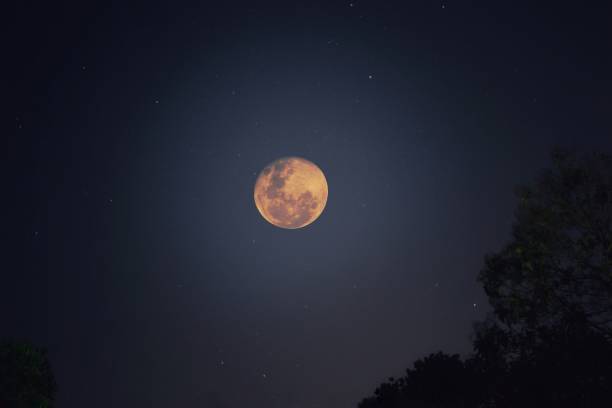 istock Waning Gibbous Moon 938261700