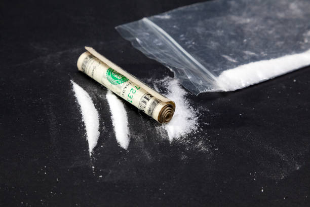 paski kokainy - cutting cocaine zdjęcia i obrazy z banku zdjęć