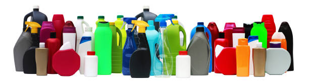много пластиковых контейнеров разных форм и цветов - plastic container blank bottle medicine стоковые фото и изображения