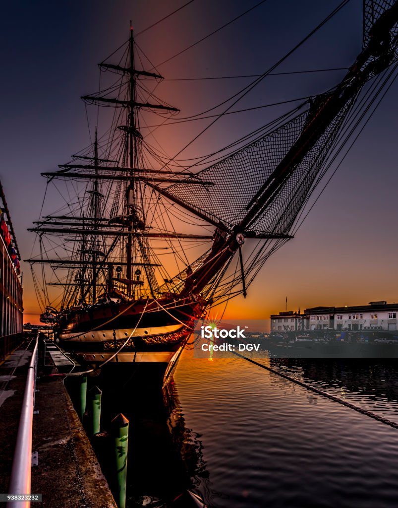 Amerigo Vespucci all'alba - Foto stock royalty-free di Boston - Massachusetts