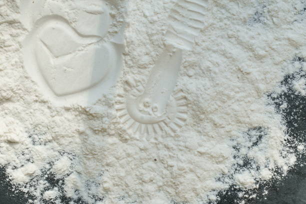 white flour background - ground flour white heap imagens e fotografias de stock