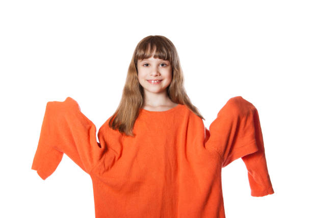 Especialidad Tectónico norte Niña En Un Suéter Grande Foto de stock y más banco de imágenes de Grande - Grande, Vestimenta, Jersey - Top - iStock Especialidad Tectónico norte Niña En Un Suéter Grande Foto de stock y más banco de imágenes de Grande - Grande, Vestimenta, Jersey - Top - iStock