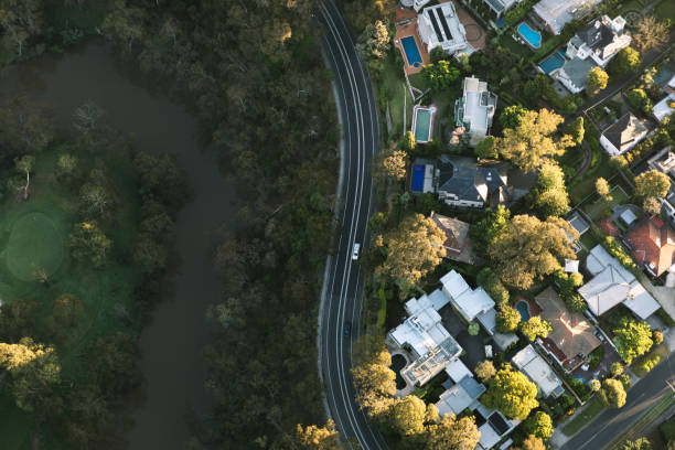 fotografía aérea de melbourne - cityscape urban scene high angle view road fotografías e imágenes de stock