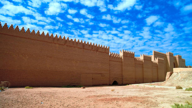 ruinas de la calle procesional de babilonia antigua en hillah, irak - restore ancient ways fotografías e imágenes de stock