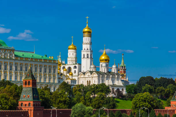 istock Moscow Kremlin on a background of a beautiful sky 938622290