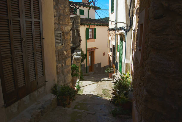 istock Bunyola Street 2 938686400