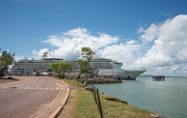 kreuzfahrtschiff: port darwin - darwin australia northern territory harbor stock-fotos und bilder