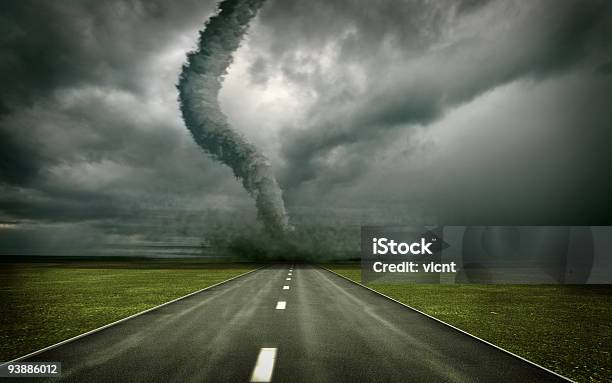 Tornado - Fotografie stock e altre immagini di Tornado - Tornado, Strada, Autostrada