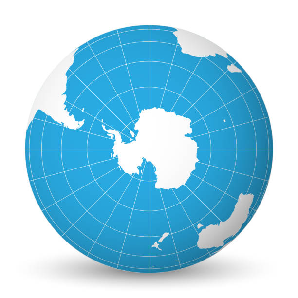 земной шар с белой картой мира и голубыми морями и океанами сосредоточены на антарктиде с южным полюсом. с тонкими белыми меридианами и пар� - circle natural phenomenon water snow stock illustrations