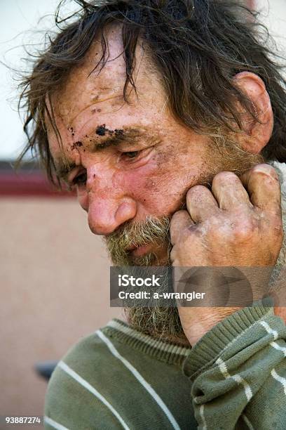 Verzweiflung Stockfoto und mehr Bilder von Abgeschiedenheit - Abgeschiedenheit, Alter Erwachsener, Armut