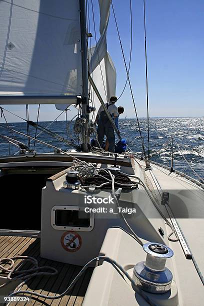 Segeln Weitergeführt Werden Stockfoto und mehr Bilder von Bootswende - Bootswende, Erwachsene Person, Farbbild