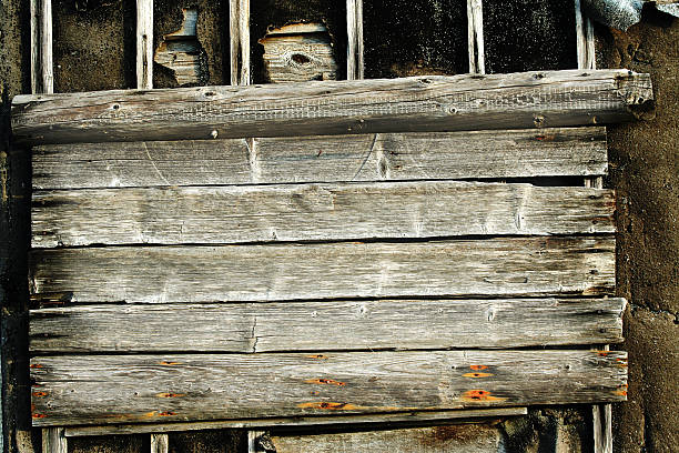 grunge texture di legno - knotted wood plank wall abstract texture foto e immagini stock