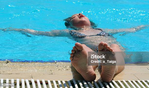 Piscina Descanso - Fotografias de stock e mais imagens de Ao Ar Livre - Ao Ar Livre, Atividade, Atividade Recreativa