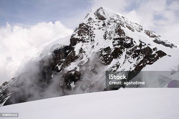 Bergspitze Stockfoto und mehr Bilder von Alpen - Alpen, Berg, Berg Jungfrau