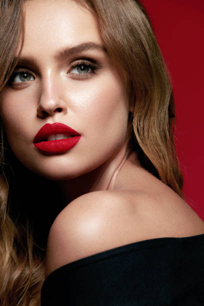 istock Beauty Makeup. Woman With Beautiful Face And Red Lips. 938998556