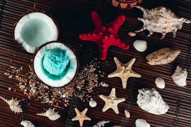 istock Blue ice cream in coconut bowl. Summer vacation 939000412
