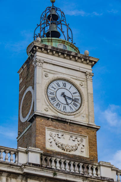 vieja torre del reloj en piazza del popolo en ravenna - people of freedom italian party fotografías e imágenes de stock