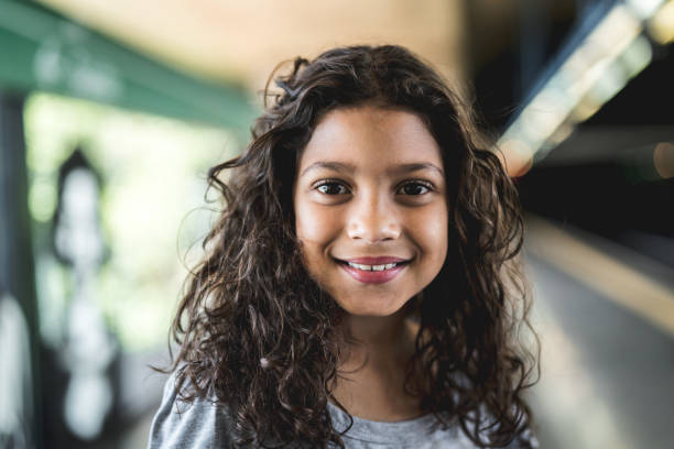 portrait of cute girl - face close up imagens e fotografias de stock