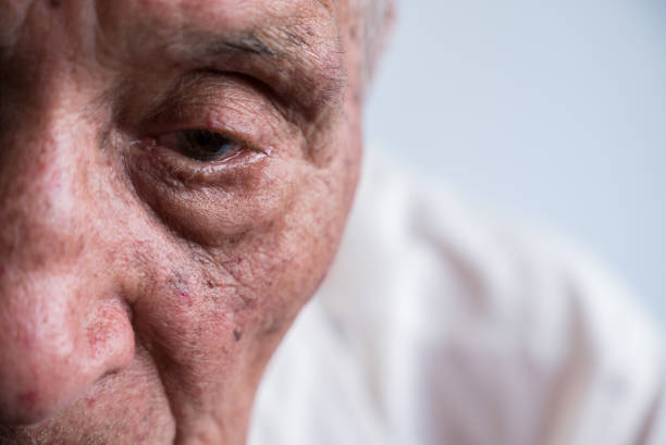 istock Old man eye detail 939108722