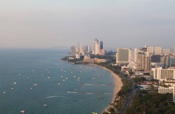 istock city by the sea 939117832