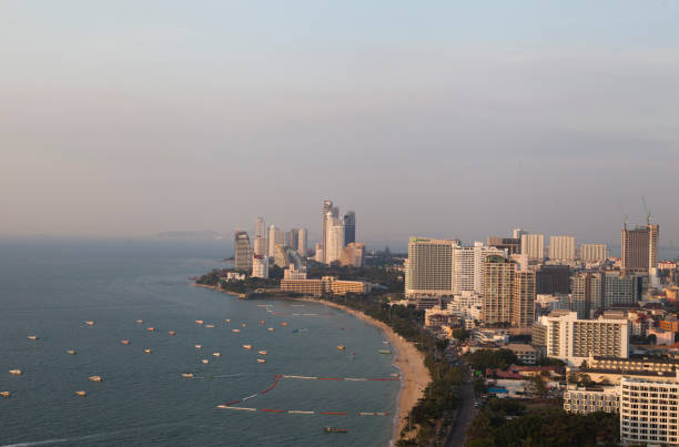 istock city by the sea 939118124