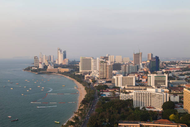 istock city by the sea 939118344