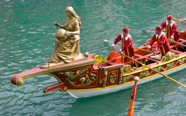 łódź historycznych regat, głównego wydarzenia w corocznym kalendarzu wioślarstwa " voga alla veneta " - regatta zdjęcia i obrazy z banku zdjęć