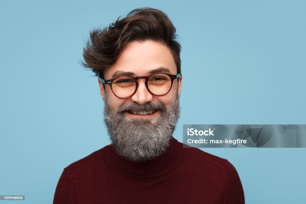 Hombre alegre con barba brillante - Foto de stock de Retrato libre de derechos