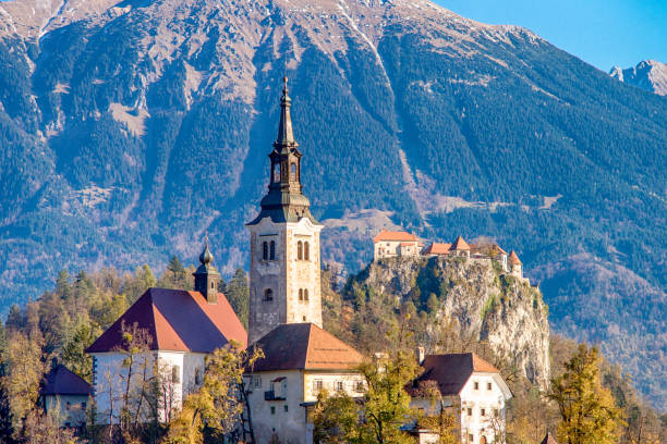 istock Island with a church in Bled 939210966