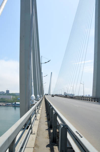 istock Golden Bridge in Vladivostok 939211790