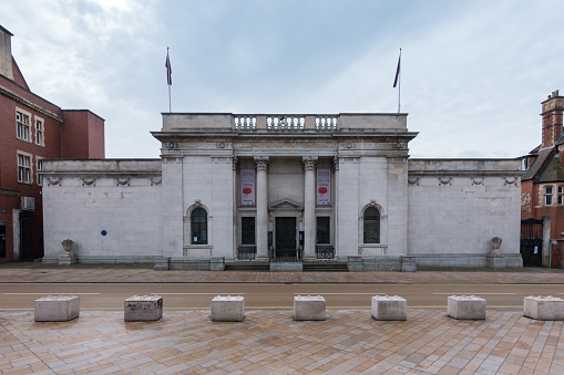 Art museum located in the city center of Hull, England. Named after Thomas Ferens who donated the land and money for its construction. It contains famous art works and hosted the Turner Prize in 2017