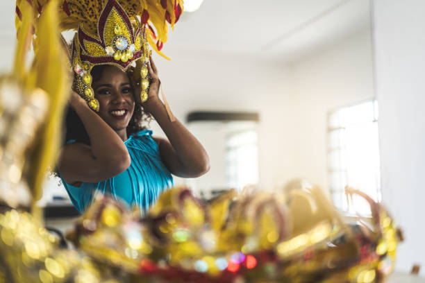 istock Brazilian woman getting ready for Carnaval 939320936