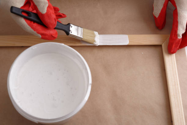 istock Painting a wooden frame 939328902