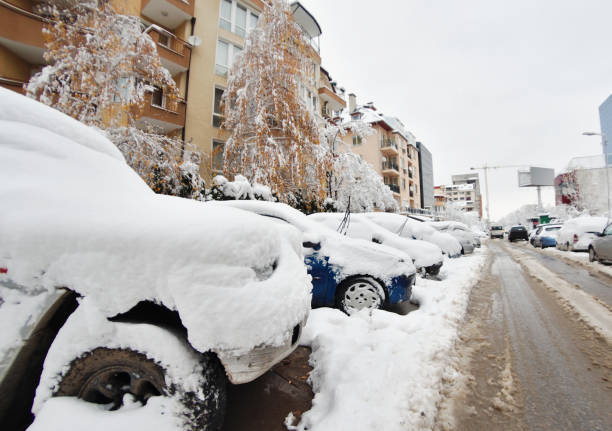 istock Cars stuck in snow 939342634