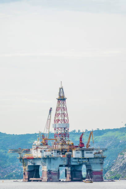 istock Oil rig and support vessel on offshore area 939349058