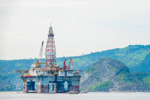 istock Oil rig and support vessel on offshore area 939349094
