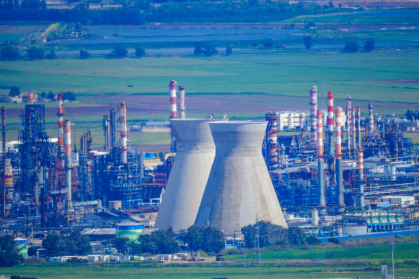 istock Oil refinery plant, in Haifa 939511854