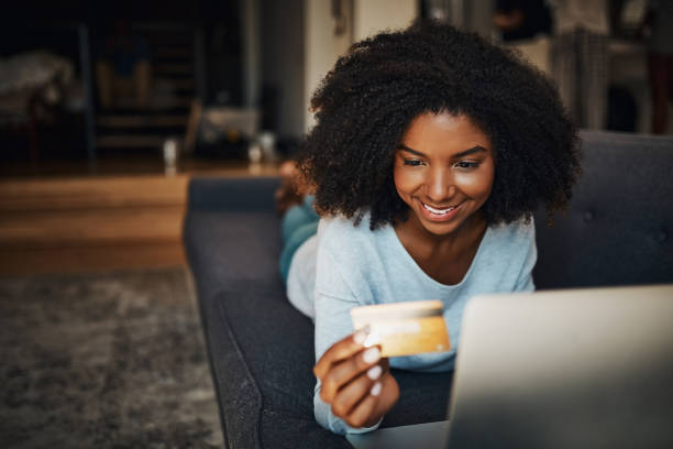 istock Treat yourself by shopping online 939548472